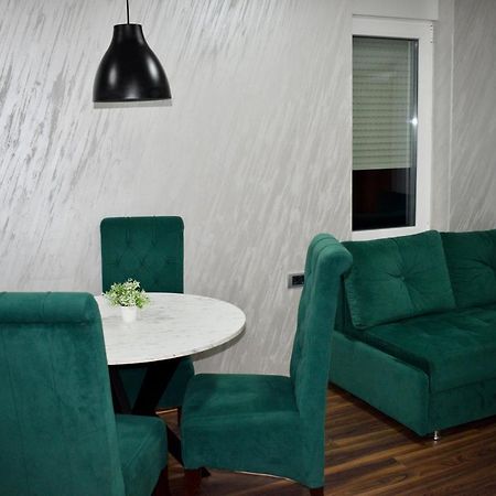 ג'אגודינה Pink House Apartments מראה חיצוני תמונה