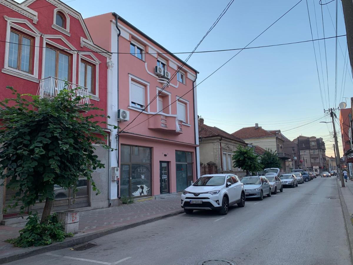ג'אגודינה Pink House Apartments מראה חיצוני תמונה