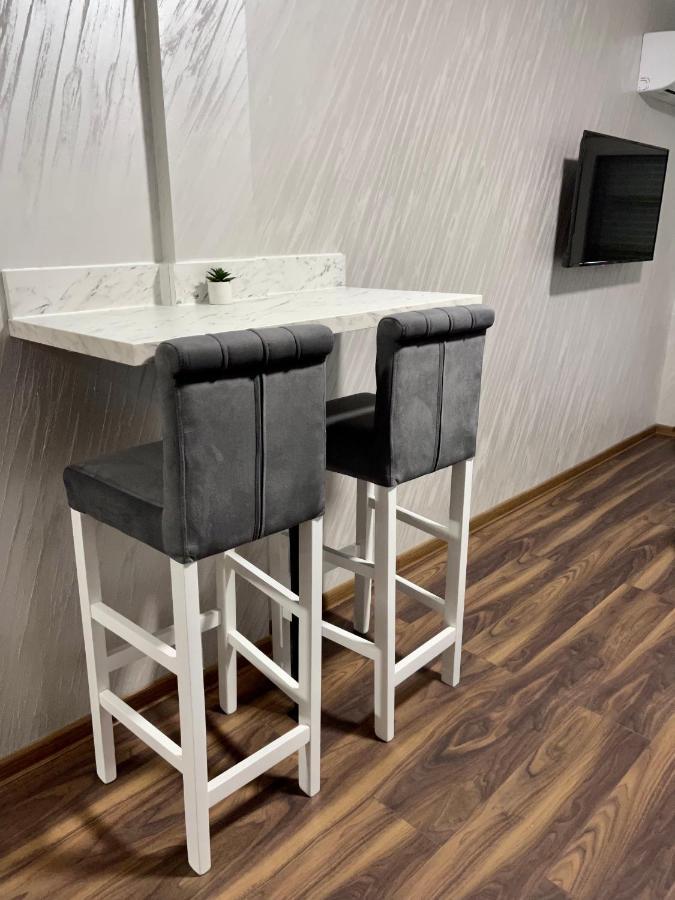 ג'אגודינה Pink House Apartments מראה חיצוני תמונה