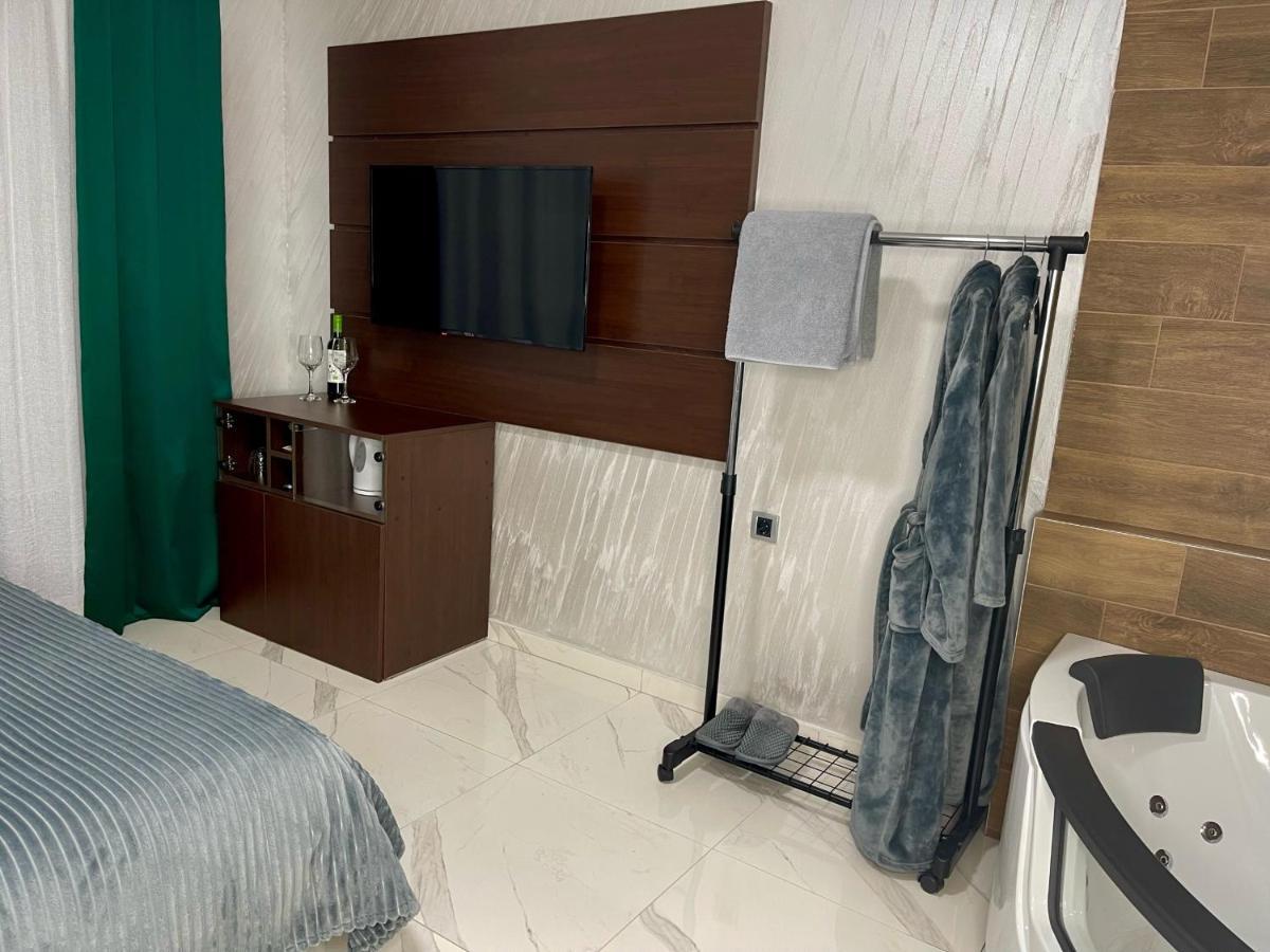 ג'אגודינה Pink House Apartments מראה חיצוני תמונה