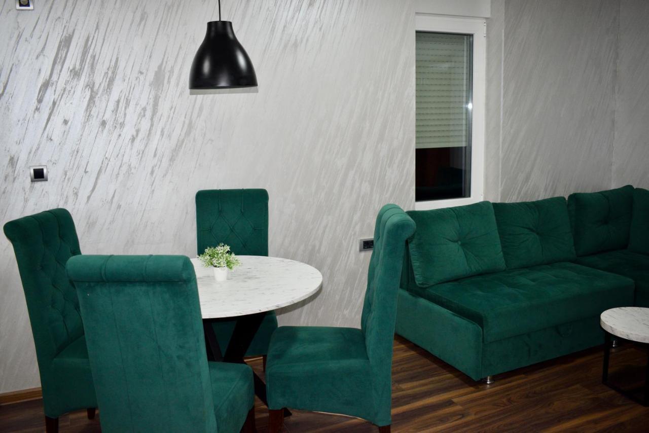 ג'אגודינה Pink House Apartments מראה חיצוני תמונה