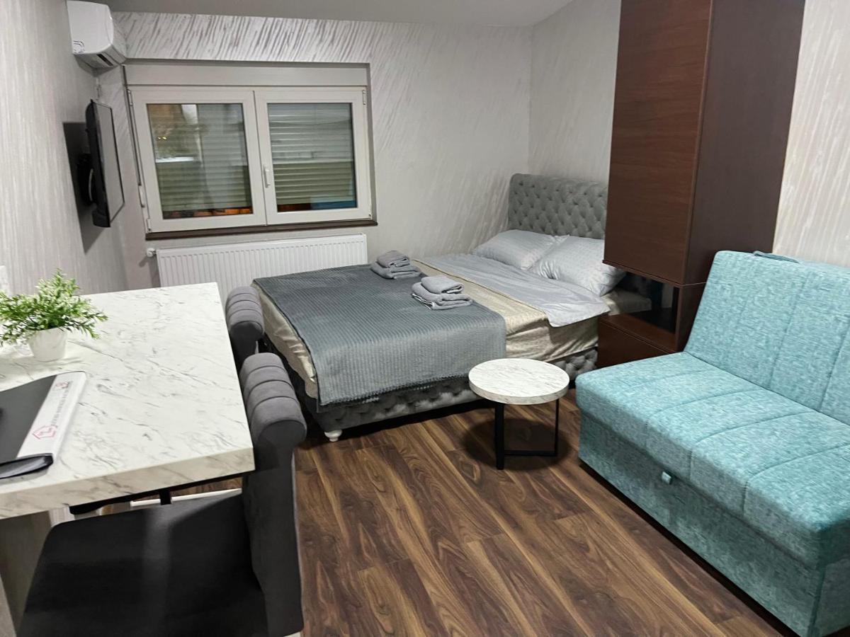 ג'אגודינה Pink House Apartments מראה חיצוני תמונה